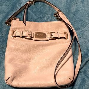 Micheal Kors cross body purse